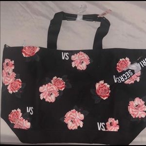 VS Floral Weekender
